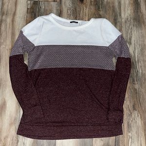 Large maroon color, block sweater